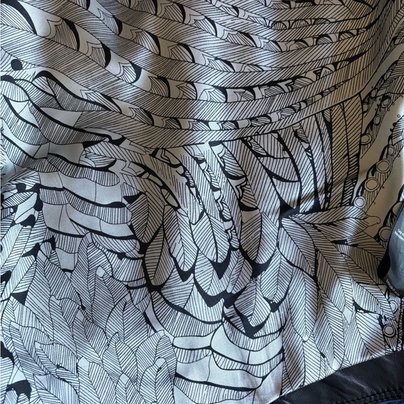 Ted Baker XS leather jacket with puffed shoulder - Picture 8 of 13